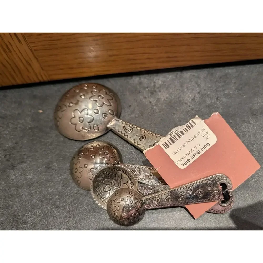 Ulu Company State of Alaska measuring spoons featuring a 